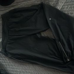 Woman’s Lululemon Joggers 