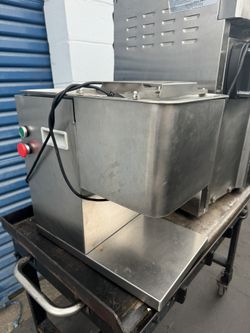 Meat Cutting Machine. Cut Meats For Stir-fry.