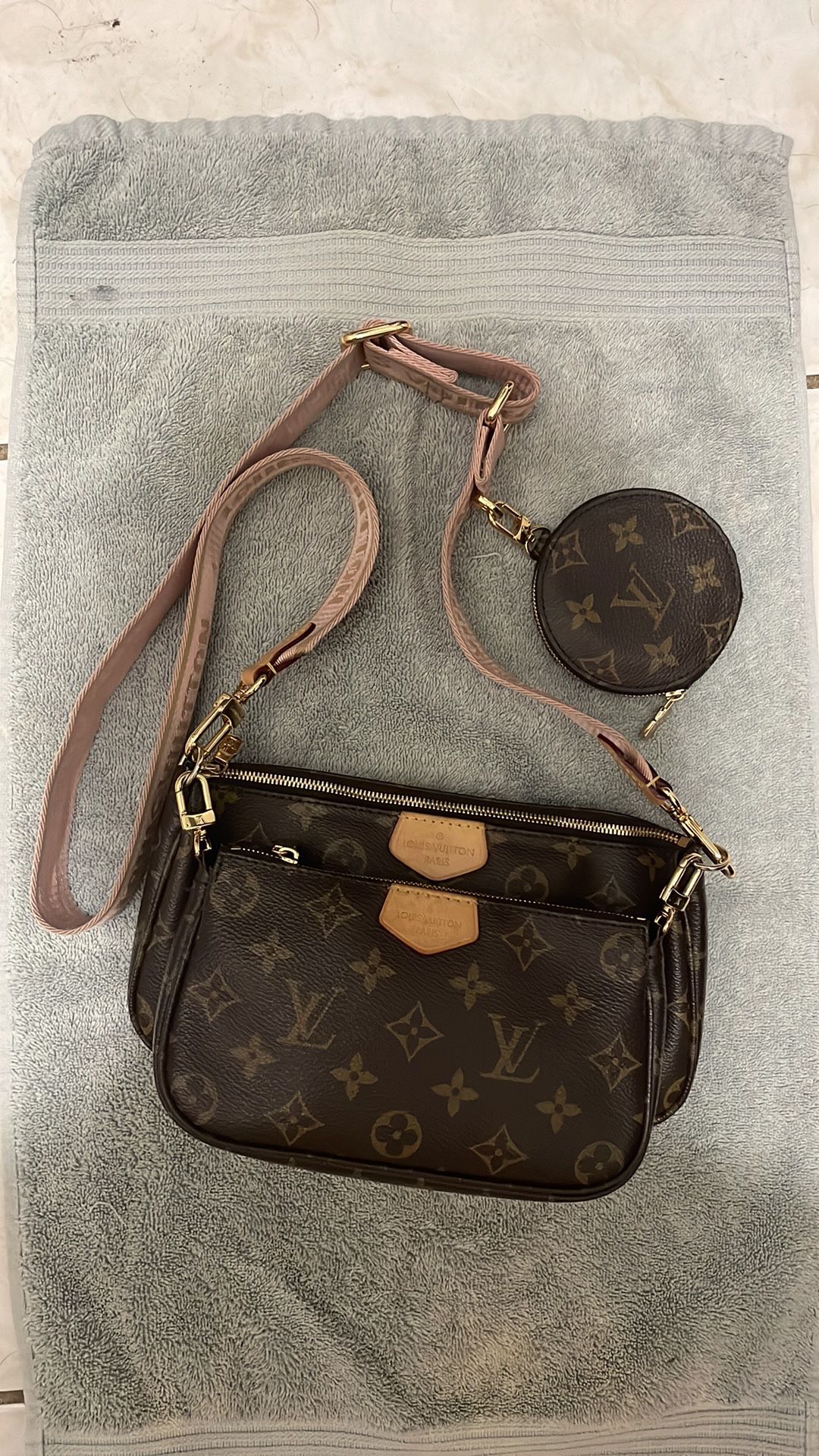 Louis Vuitton Accessory pouch Bucket pouch Brown Monogram for Sale in Fort  Lauderdale, FL - OfferUp