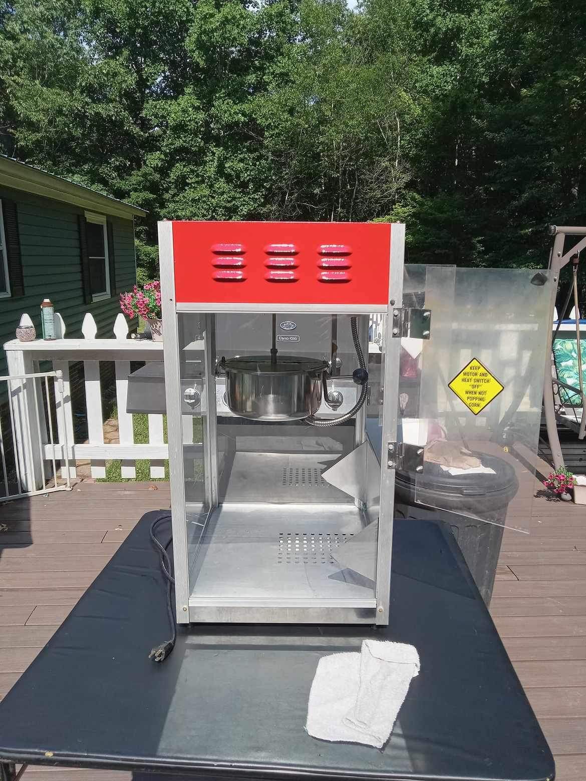 Commercial Popcorn Machine