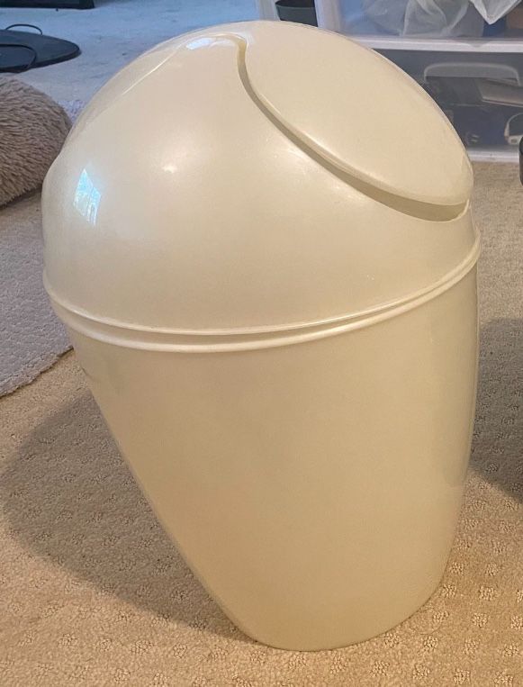 Trash can
