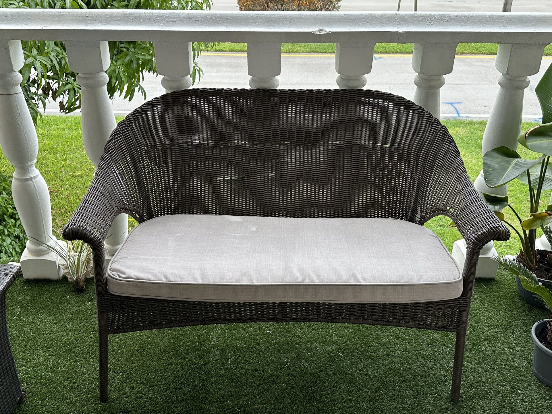 Outdoor Patio Love Seat for Sale in Pompano Beach, FL OfferUp