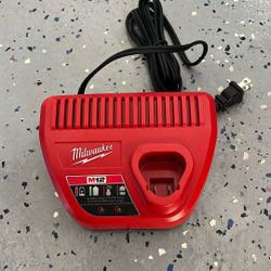 Milwaukee M12 Charger