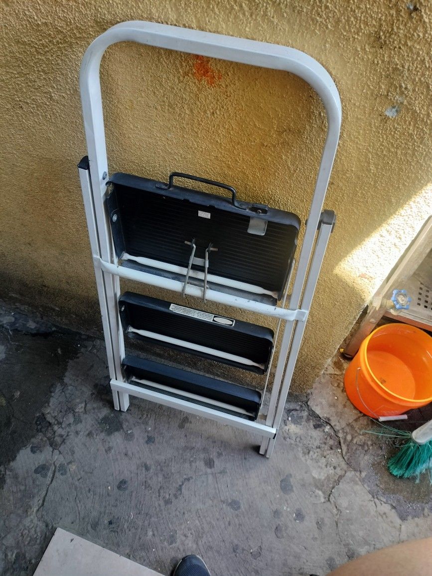 Step Ladder