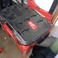 Milwaukee rollout pack out