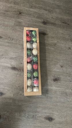 Ornaments, shatter resistant 18 piece set