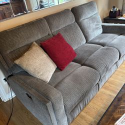 Matching Sofa and Loveseat 