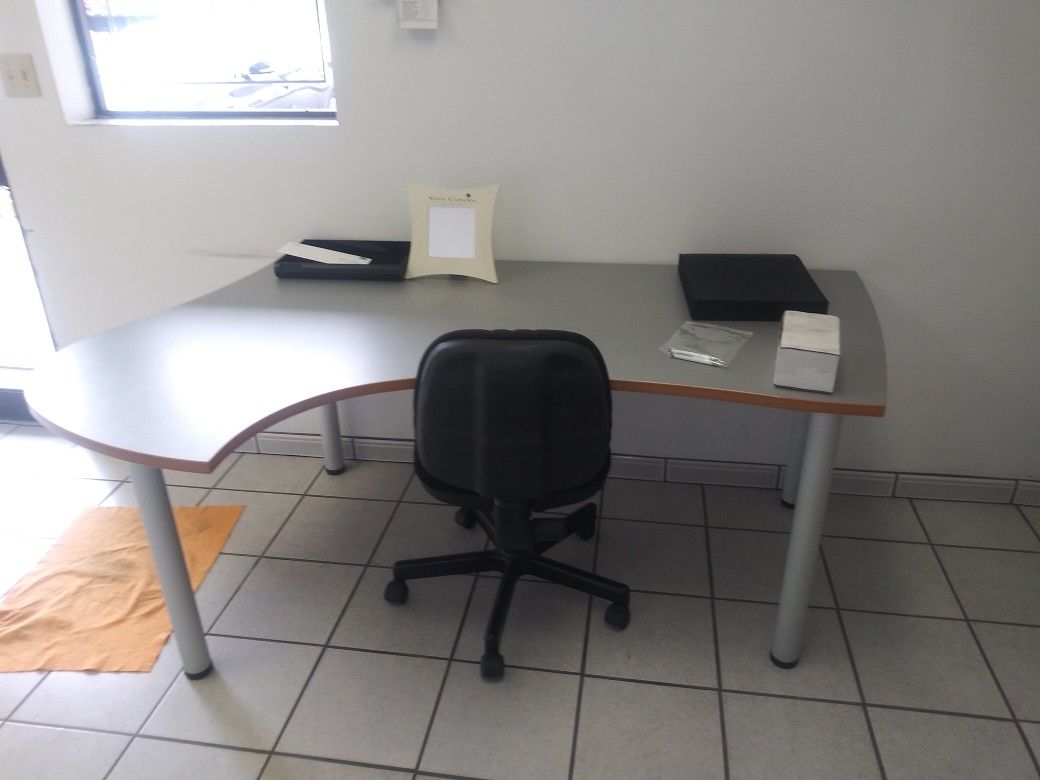 Tables for offices