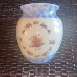 Beautiful Ceramic Pot Ready To Hang  10”x7” 