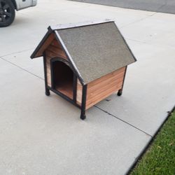 small / medium wooden dog house