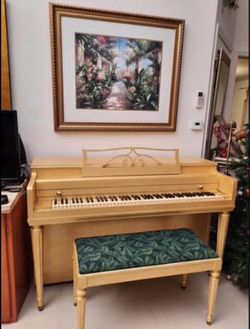 Baldwin - Piano & Bench