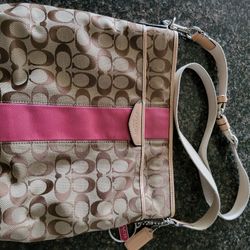 Coach Purse W/shoulder Strap