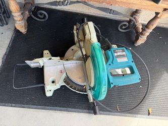 Makita 12 inch compound miter saw