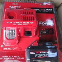Milwaukee Rapid Charger And Battery 