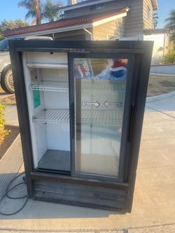 Free refrigerator. Salvage metal.