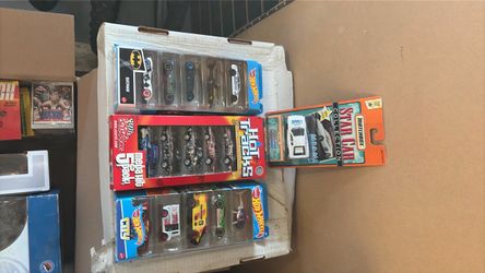 4 HOT WHEELS ROCK STAR BANDS BATMAN CITY MATCHBOX MIAMI VICE NEW MINT EVERYTHING ONLY 50 DOLAARS