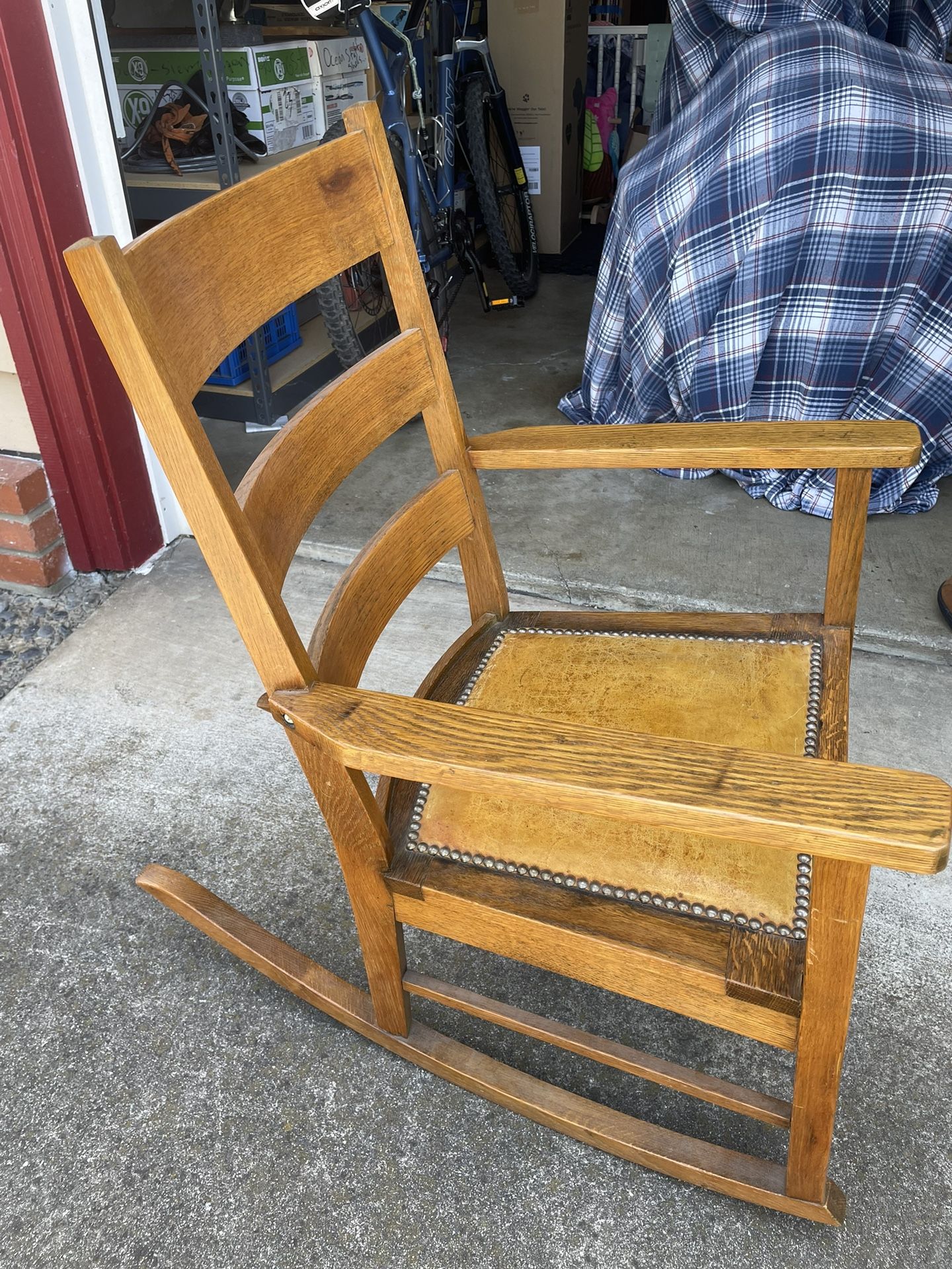 Antique Solid Oak Rocking chair (petite)