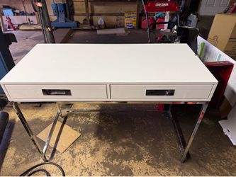 Vanity desk
