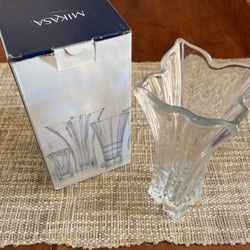 Mikasa Florale Bud Vase 