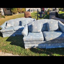 Sofas Elegante Para La Fiesta Navidin̈a.