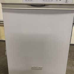 KitchenAid dishwasher   (pending Pick Up)