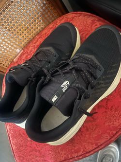 Nike running shoes size 10 retail price 70.00