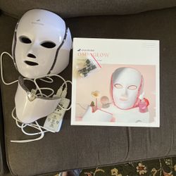 Evertone Omniglow Face And Neck Led And Micro current Mask