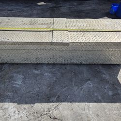 Pickup Truck Toolbox (No Key)