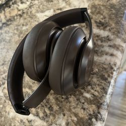 Beats Studio Pro 