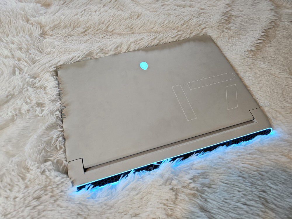Alienware X17R1 Gaming Laptop