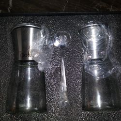 Salt And Pepper Grinder Set