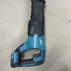 Makita XRJ05 Reciprocating Saw