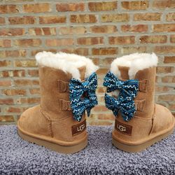 UGG Bailey Bows Zig Zag Chestnut Little Kids Chestnut Color US Size 8 New 