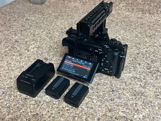 Sony Alpha A6500 4k Mirrorless Camera W/ Smallrig Handle