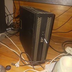 Hp Desktop PC. With 3 Monitors 