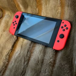 Nintendo Switch Console 32GB Used – Charger Included (No Dock) 