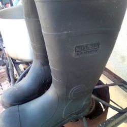 Size 7 Girls Steel Toe Slip Proof  Boots 