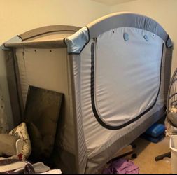 Cubby Bed w Camera and Dimmable Light
