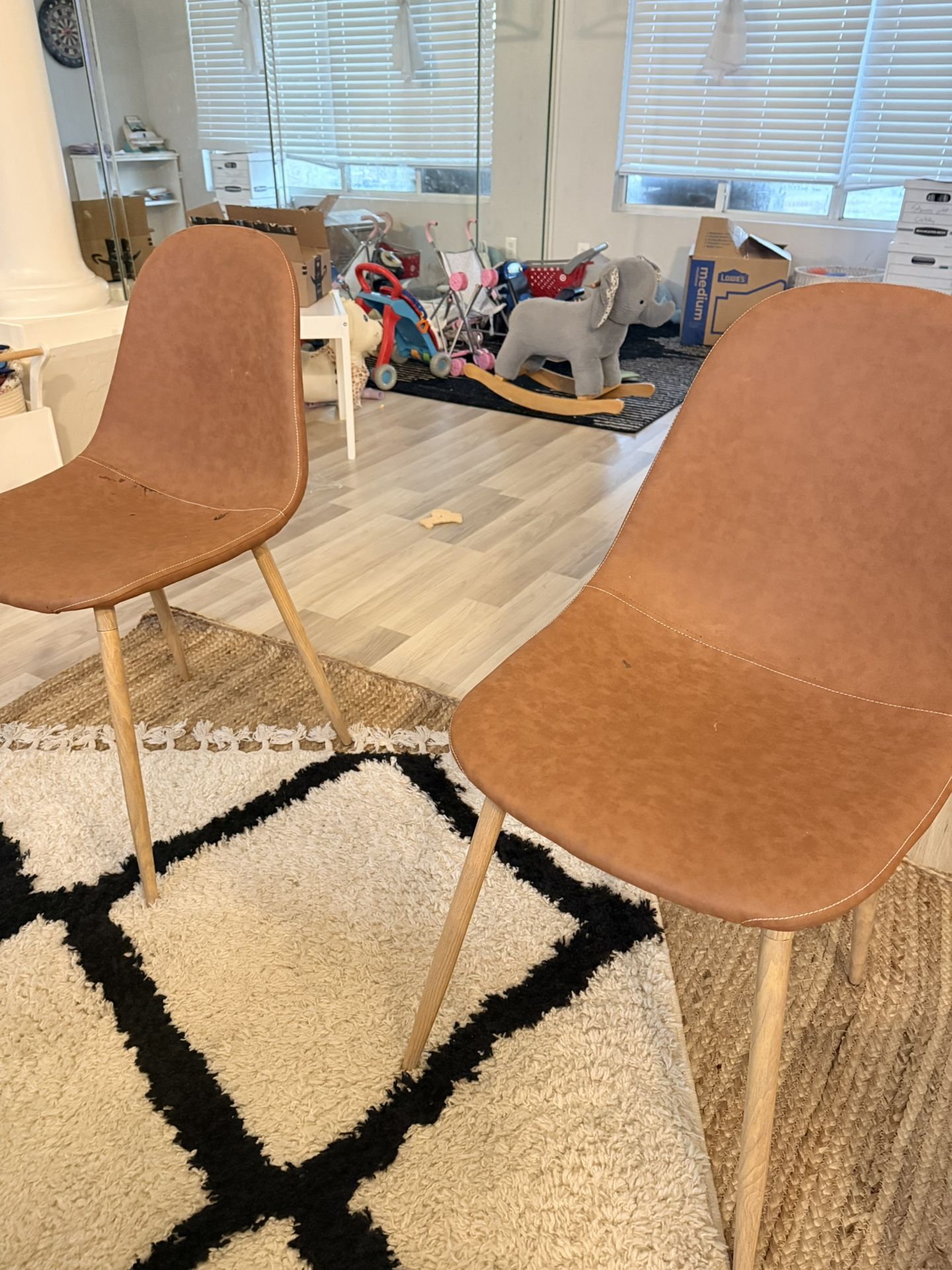 Decorative/accent Chairs
