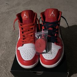 AIR JORDAN 1 MID SE US Men Size 9