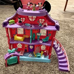 Minnie Mouse Doll House - Brand New