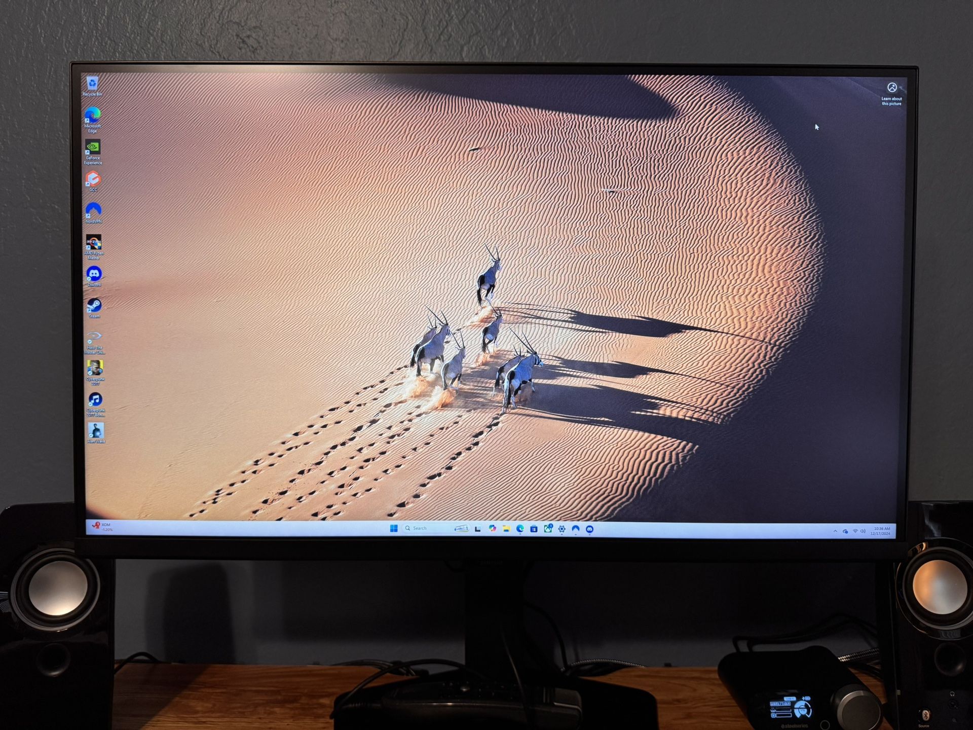 Gaming Monitor-Samsung Odyssey G5