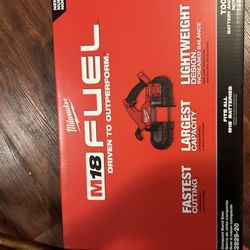 Milwaukee Compact Saw 