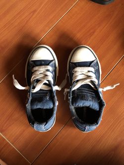 Converse boys sneakers size: 11