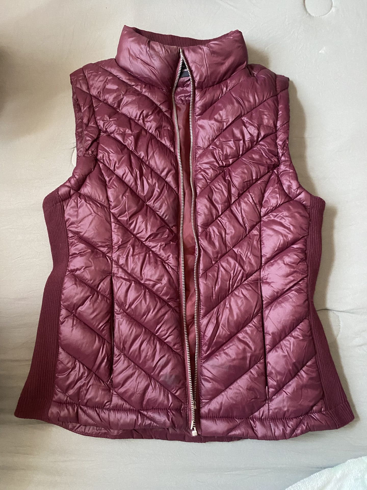 Women's Puffer Vest - Love Tree (Size Medium, Burgundy)