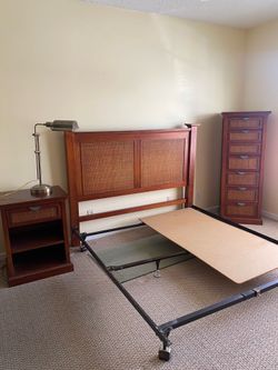 Wicker/Wood Queen Bedroom Set