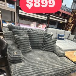Oversized Chaise 