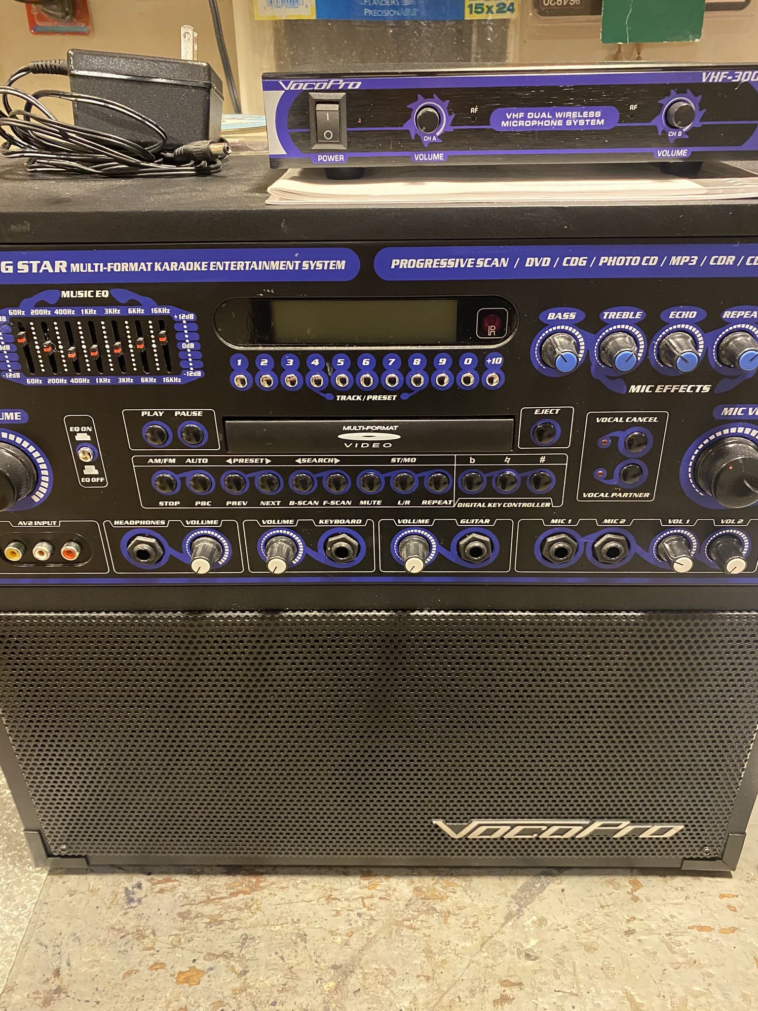 VocoPro GigStar Professional Karaoke System with Dual Channel Wireless