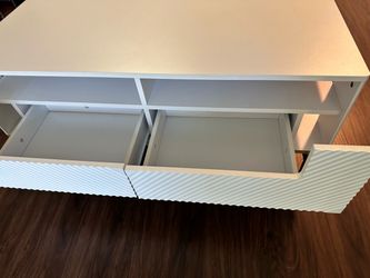 Coffee table - like new