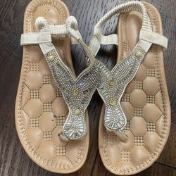 Women’s sandals size 5